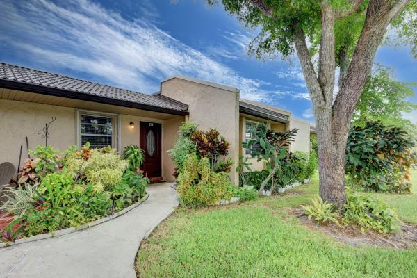 Golden Lakes Village, 219 Lake Meryl Dr, West Palm Beach, Florida 33411, image 1