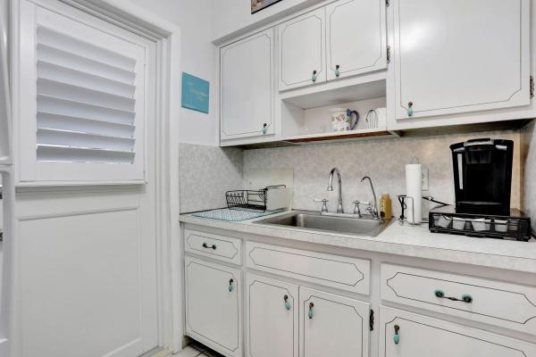 Venetian Park Gardens, 2131 NE 42nd Ct #210E, Lighthouse Point, Florida 33064, image 1