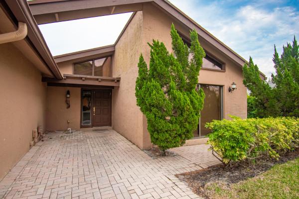 Amberwoods, 21566 Arbor Way, Boca Raton, Florida 33433, image 2