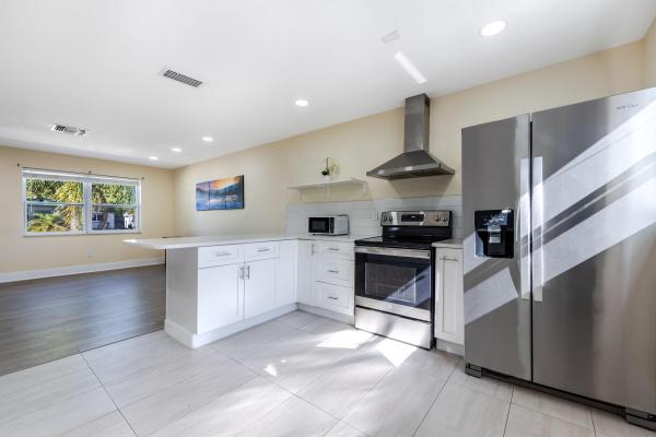 Serubi Court, 3914 Serubi Ave, Palm Springs, Florida 33461, image 1