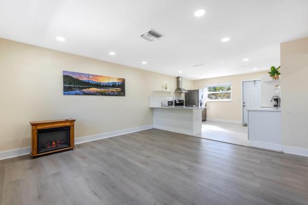 Serubi Court, 3914 Serubi Ave, Palm Springs, Florida 33461, image 3