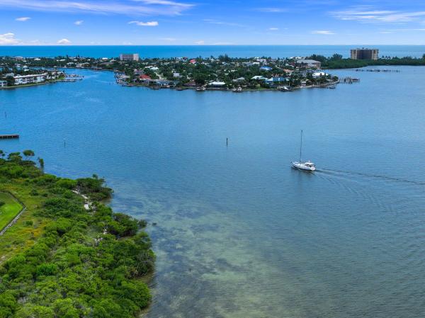 Harbour Isle West, 27 Harbour Isle Dr #203, Fort Pierce, Florida 34949, image 3
