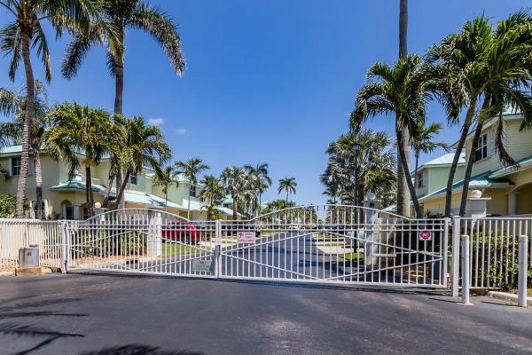 Barefoot Cove Townhomes, 117 Barefoot Cv, Hypoluxo, Florida 33462, image 1