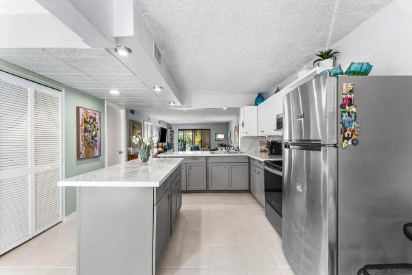 Lakeside Of Banyan Springs, 10155 Mangrove Dr #204, Boynton Beach, Florida 33437, image 1