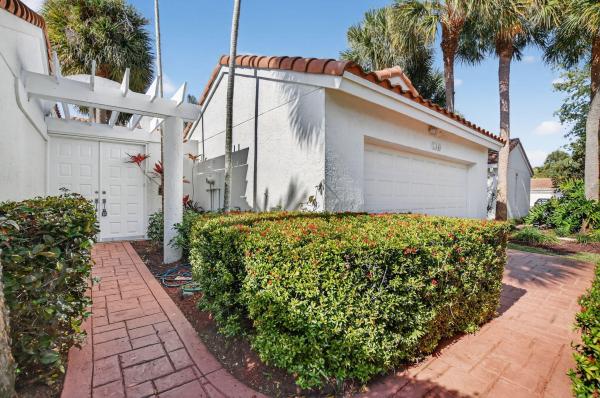 Candlewood, 17649 Candlewood Ter, Boca Raton, Florida 33487, image 2