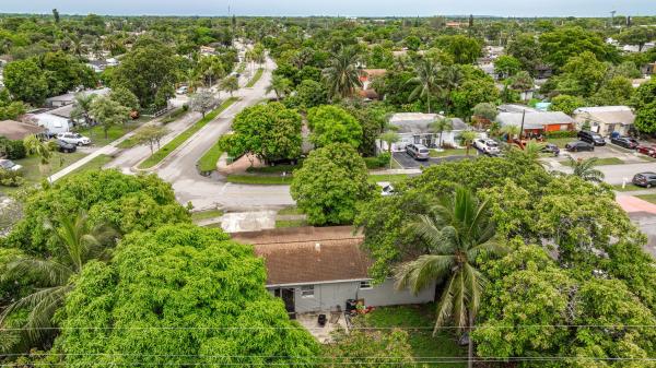 Broadview Country Club Estates, 6290 SW 18th Pl, North Lauderdale, Florida 33068, image 1