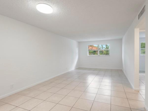 Boca Towne Centre, 450 SW 2nd Ave #2050, Boca Raton, Florida 33432, image 3