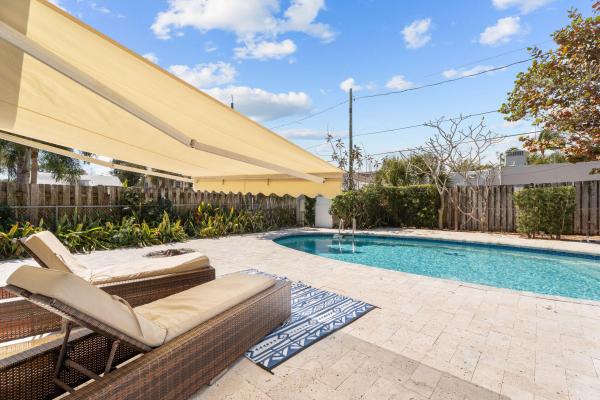 Lake Worth Town, 411 S Palmway, Lake Worth Beach, Florida 33460, image 1