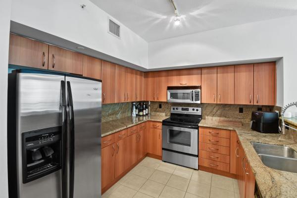 Pineapple Grove Village, 250 NE 3rd Ave #1320, Delray Beach, Florida 33444, image 1