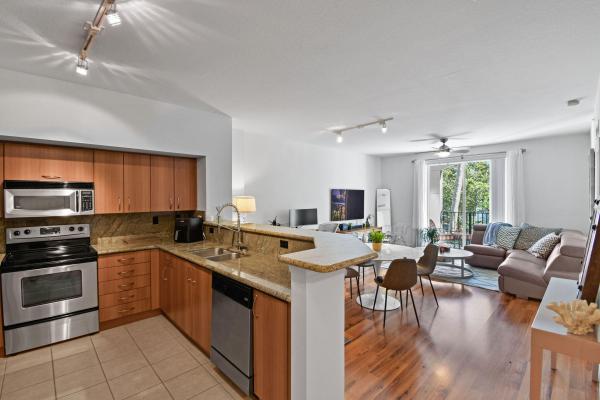 Pineapple Grove Village, 250 NE 3rd Ave #1320, Delray Beach, Florida 33444, image 3