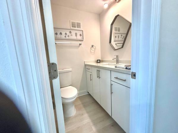 Spanish River Land, 1015 Spanish River Rd #105, Boca Raton, Florida 33432, image 1