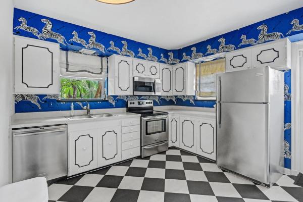 Jeanette Court, 240 Oleander Ave, Palm Beach, Florida 33480, image 1