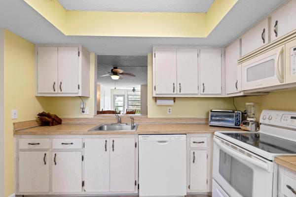 Abbey Village, 10 Willowbrook Ln #104, Delray Beach, Florida 33446, image 1