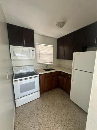 Colonial Estates, 528 Mayflower Rd, West Palm Beach, Florida 33405, image 2