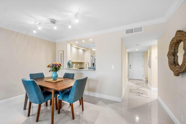 Huntington Lakes 3, 7286 Huntington Ln #301, Delray Beach, Florida 33446, image 1