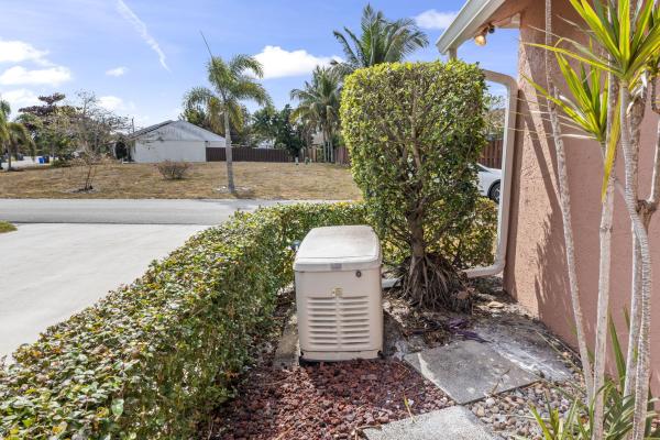 Lee's Crossing, 5249 Berwyn St, Lake Worth, Florida 33463, image 1