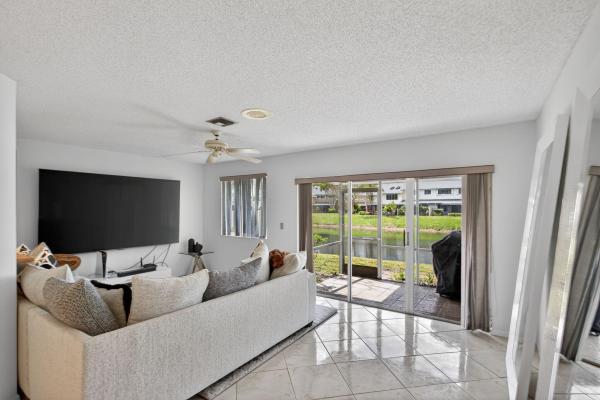 Discovery Pointe, 2274 Discovery Cir W, Deerfield Beach, Florida 33442, image 1