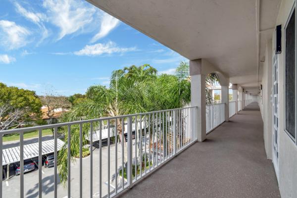 Huntington Pointe, 14096 Huntington Pointe Dr #407, Delray Beach, Florida 33484, image 2