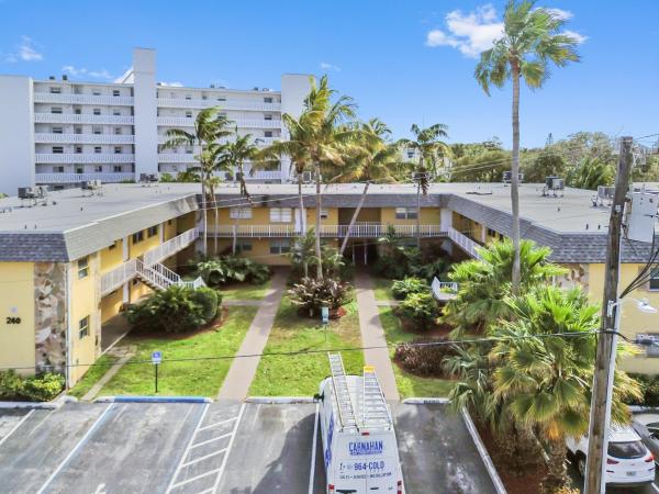 Enclave Sandpiper, 240 Croton Ave #102, Lantana, Florida 33462, image 2