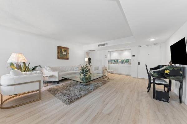 Mizner Court, 100 SE 5th Ave #102, Boca Raton, Florida 33432, image 3