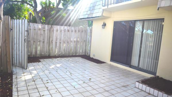 Lakewood Of Palm Springs, 194 Lake Arbor Dr, Lake Worth Beach, Florida 33461, image 1