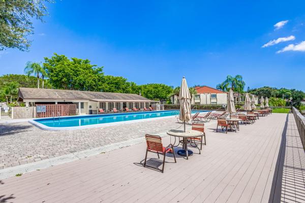 Pine Ridge At Haverhill, 4934 Sable Pine Cir #B, West Palm Beach, Florida 33417, image 1