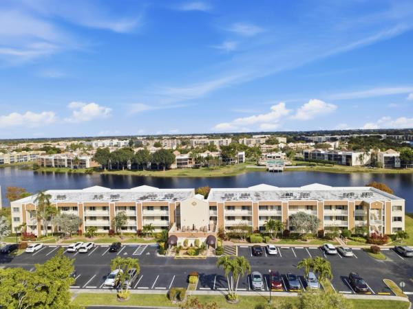 Devon, 7292 S Devon Dr #302, Tamarac, Florida 33321, image 2