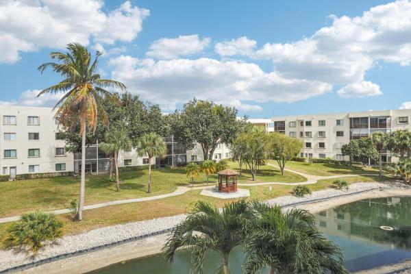 3178 Via Poinciana #305, Lake Worth, Florida 33467, image 1