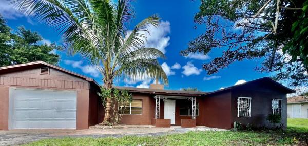 Sunland Gardens, 3404 Avenue O, Fort Pierce, Florida 34947, image 1