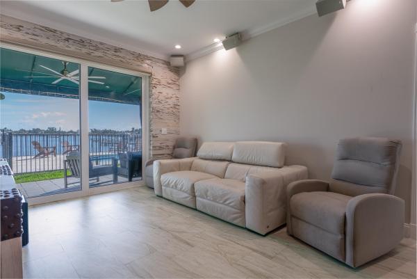 Coconut Cove Of Lantana, 318 N Lake Dr, Lantana, Florida 33462, image 1