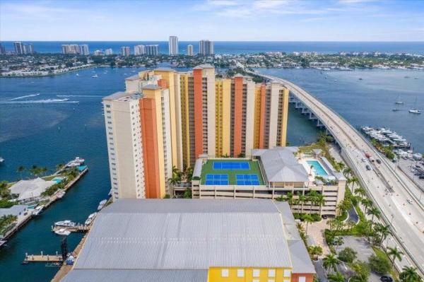 Marina Grande Club & Residences, 2650 Lake Shore Dr #1004, Riviera Beach, Florida 33404, image 2