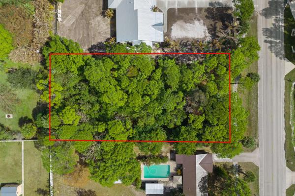 Indian River Estates, 404 E Midway E Rd, Fort Pierce, Florida 34982, image 1