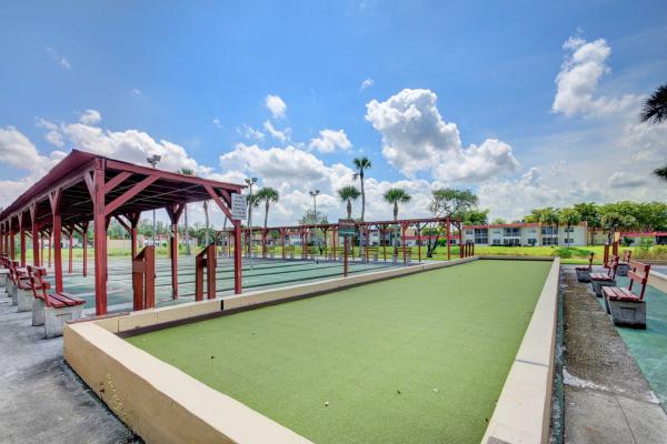 Golden Lakes Village, 221 Golden River Dr, West Palm Beach, Florida 33411, image 1