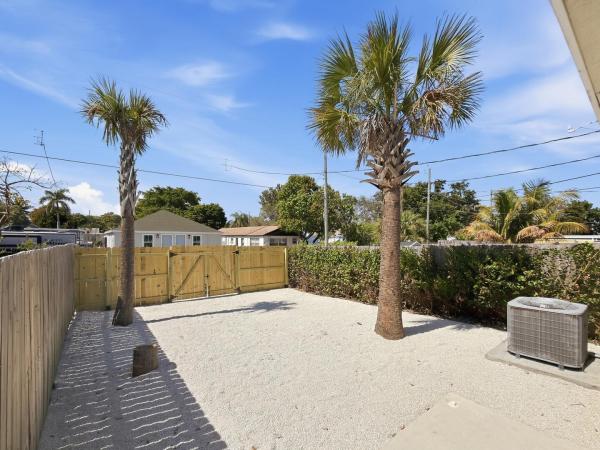 Lake Worth Town, 607 N F St, Lake Worth Beach, Florida 33460, image 2