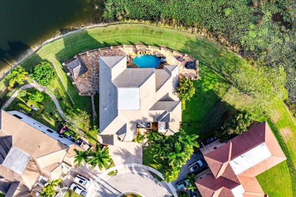 Versailles At Wellington, 10560 Arcole Ct, Wellington, Florida 33449, image 1