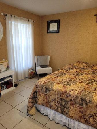 466 Holyoke Ln, Lake Worth Beach, Florida 33467, image 1