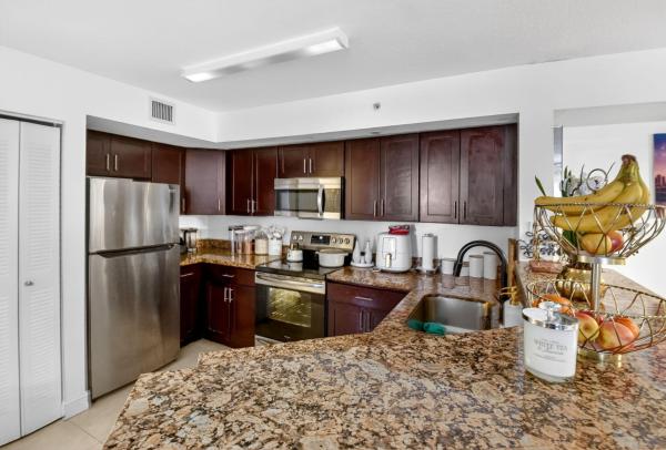 Emerald Isle At Laguna Lakes, 4151 San Marino Blvd #101, West Palm Beach, Florida 33409, image 1