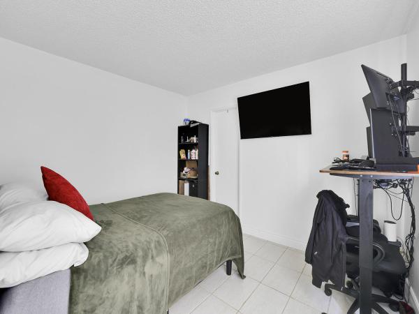 9702 NW 5th Ln, Fountainebleau, Florida 33172, image 1