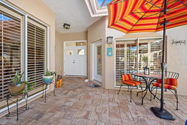 Preston Courts, 220 Woodsmuir Ct, Palm Beach Gardens, Florida 33418, image 2