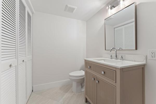 Winchester Courts, 4270 Hazel Ave #B, Palm Beach Gardens, Florida 33410, image 3