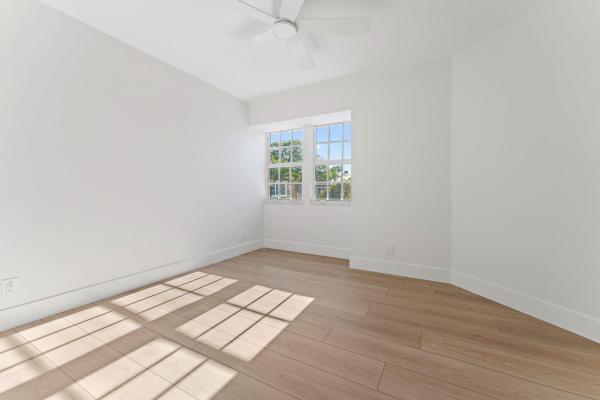 Winchester Courts, 4270 Hazel Ave #B, Palm Beach Gardens, Florida 33410, image 2