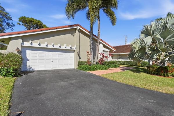 The Brooks Of Deer Creek, 2842 Kelly Brooke Ln, Deerfield Beach, Florida 33442, image 3