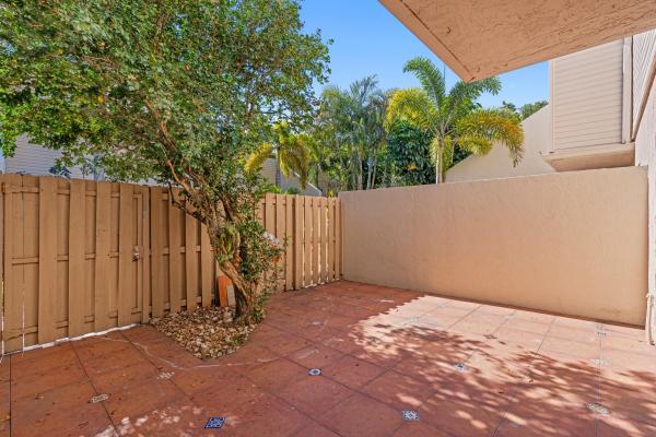 Lake Place, 600 Executive Center Dr #111, West Palm Beach, Florida 33401, image 3