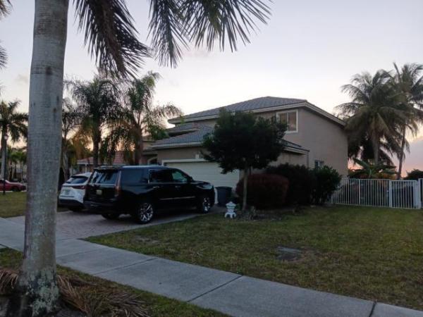 3745 Woodfield Ct, Pompano Beach, Florida 33073, image 2