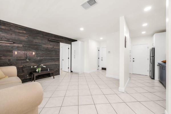 Golden Arrow, 299 SW 7th St #1060, Boca Raton, Florida 33432, image 2