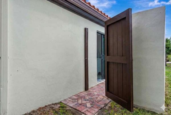 1472 Via Cameron, Jupiter, Florida 33477, image 3