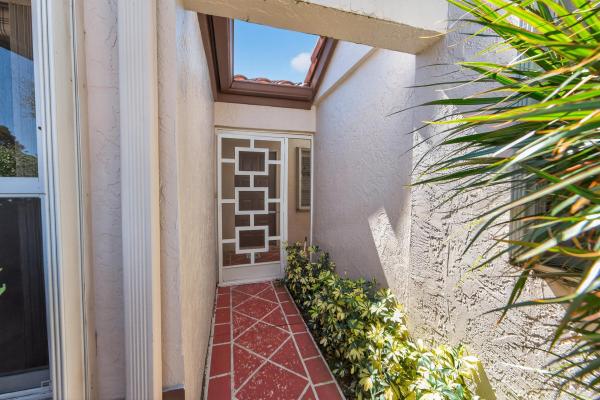 Huntington Pointe, 6045 Waldwick Cir, Delray Beach, Florida 33484, image 3