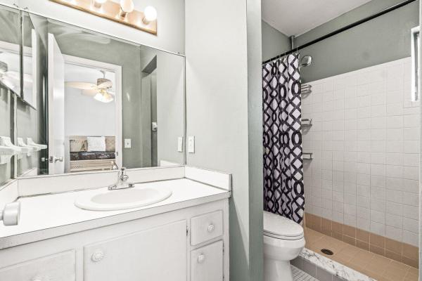 Village Royale, 2121 NE 1st Ct #202, Boynton Beach, Florida 33435, image 1