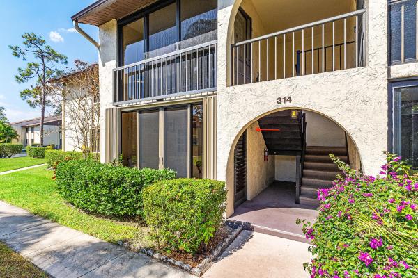 Pine Ridge South 3, 314 Knotty Pine Cir #C-1, Greenacres, Florida 33463, image 3