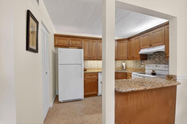 409 Pine Glen Ln #C-1, Greenacres, Florida 33463, image 1